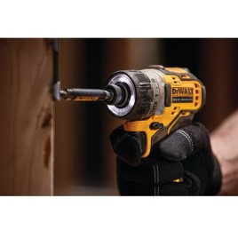 DeWALT DCF601D2 Aku zakrętarka udarowa 1/4" (8Nm/12V/2x2,0Ah) Tstak