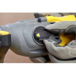 STANLEY SFMCH900M22 FatMax V20 Aku Młotowiertarka SDS-Plus (18V/2x4,0Ah/2,0J)