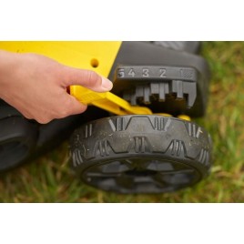 Stanley SFMCMW2651M FatMax V20 Bezszczotkowa kosiarka do trawy 49,5cm (18V/2x4,0Ah)